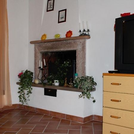 Casa Vacanze In Borgo Monteverdi Marittimo Luaran gambar