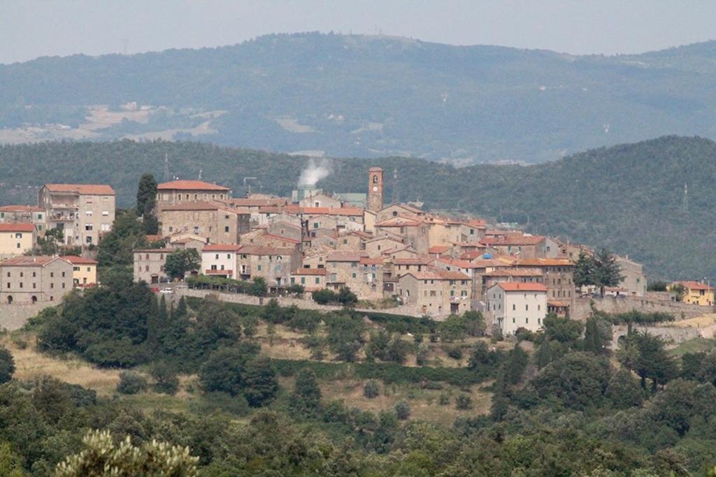Casa Vacanze In Borgo Monteverdi Marittimo Luaran gambar