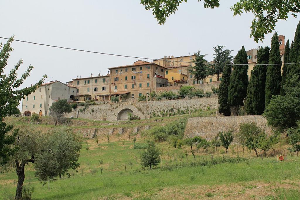 Casa Vacanze In Borgo Monteverdi Marittimo Luaran gambar