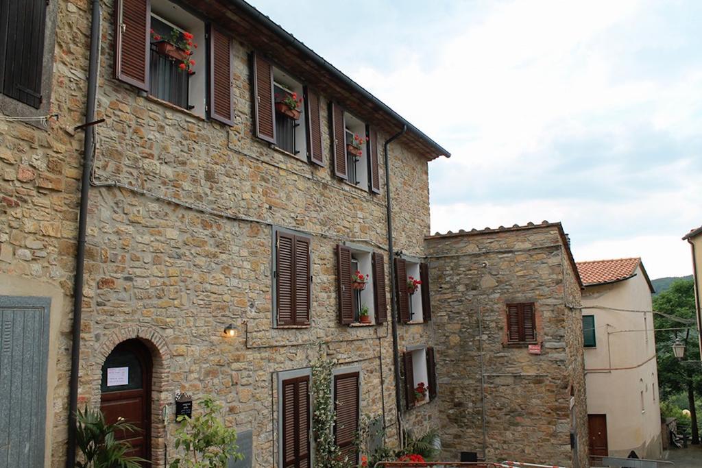 Casa Vacanze In Borgo Monteverdi Marittimo Luaran gambar