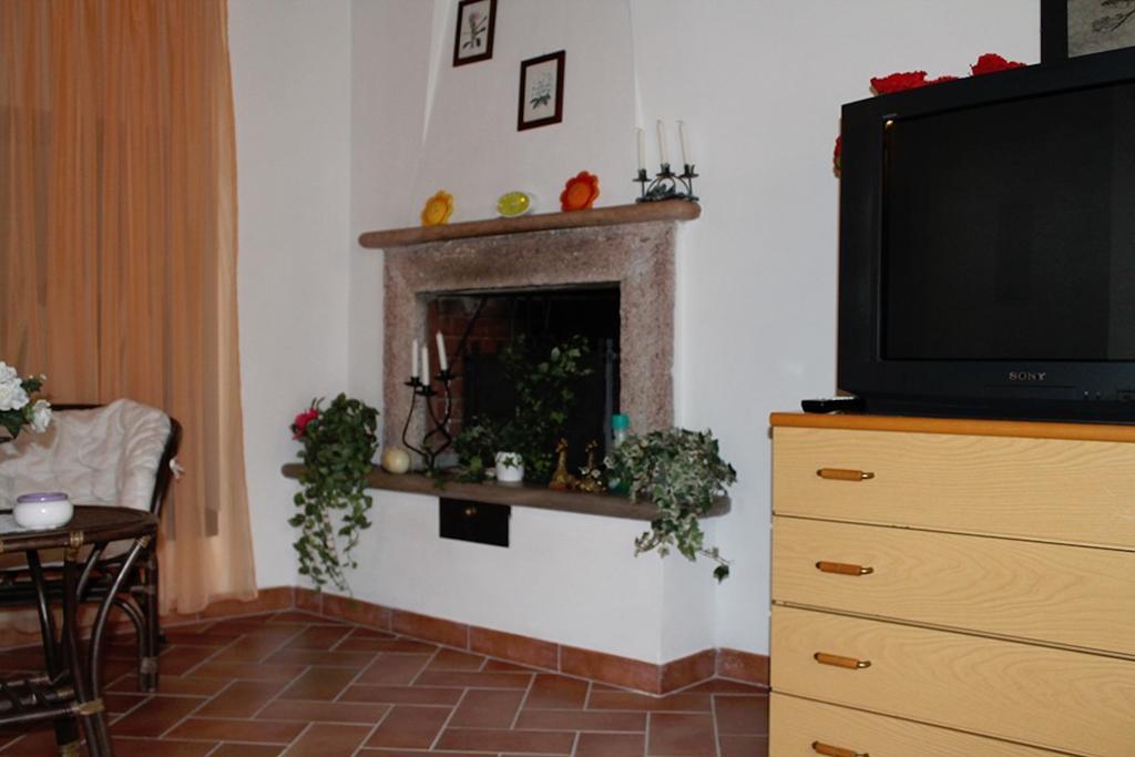 Casa Vacanze In Borgo Monteverdi Marittimo Luaran gambar