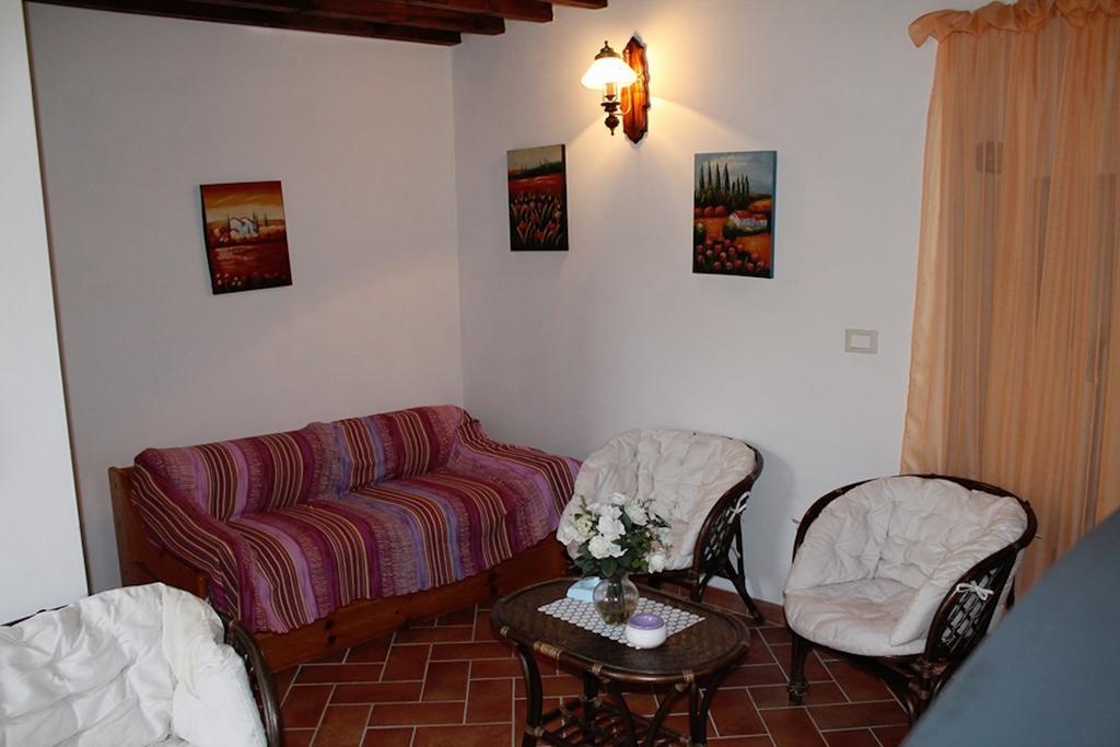 Casa Vacanze In Borgo Monteverdi Marittimo Luaran gambar